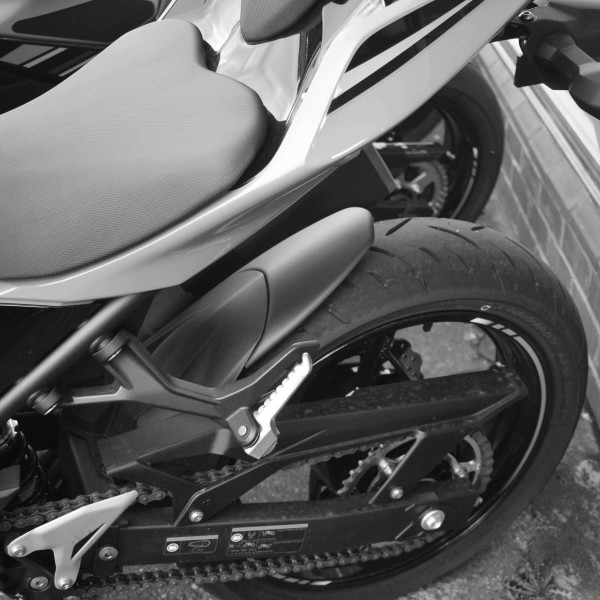 Pyramid Plastics Pyramid hugger extension | matte black | kawasaki ninja 500 2024>current